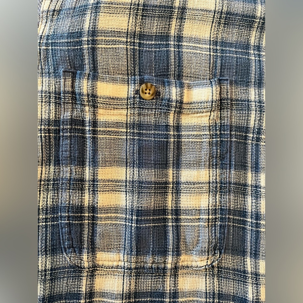 Duluth Men’s Shirt - Picture 2 of 5